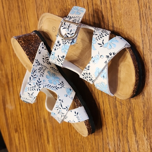 Natural Reflections Floral Sandals Size 7 - Picture 1 of 5